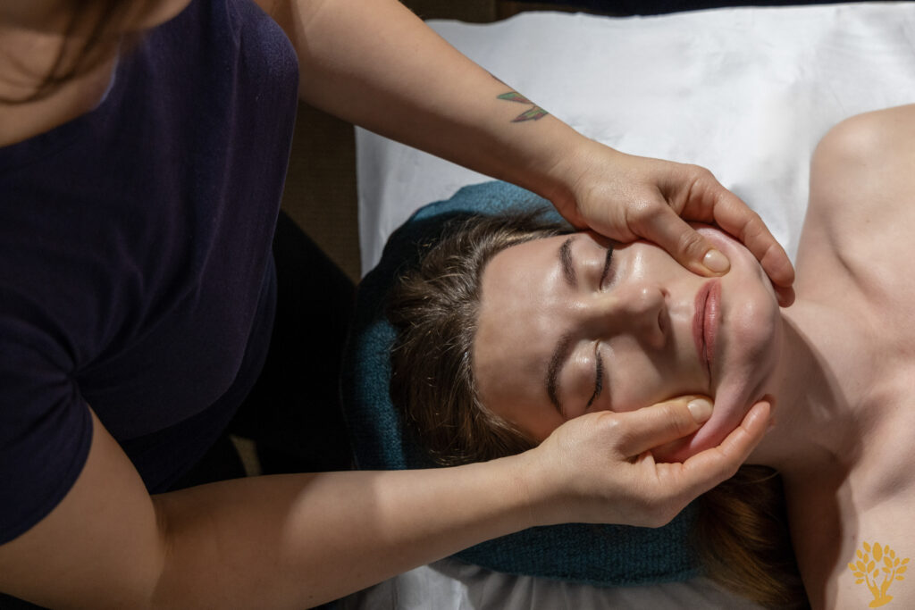 Massage visage et crâne Mairesia Lyon