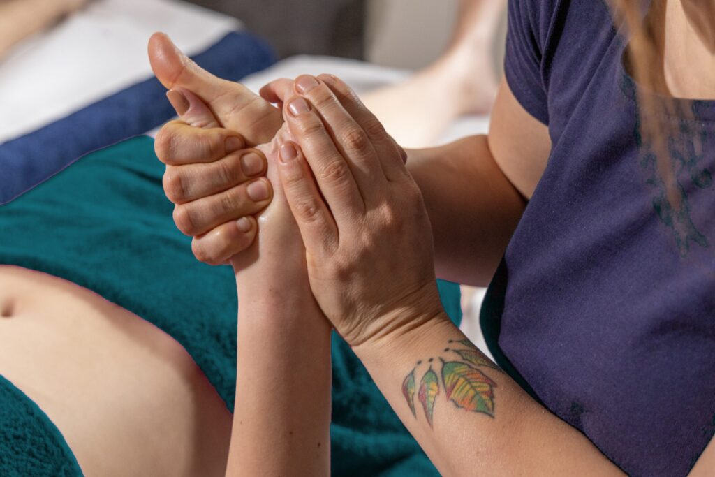 Massage californien salon Mairesia Villeurbanne